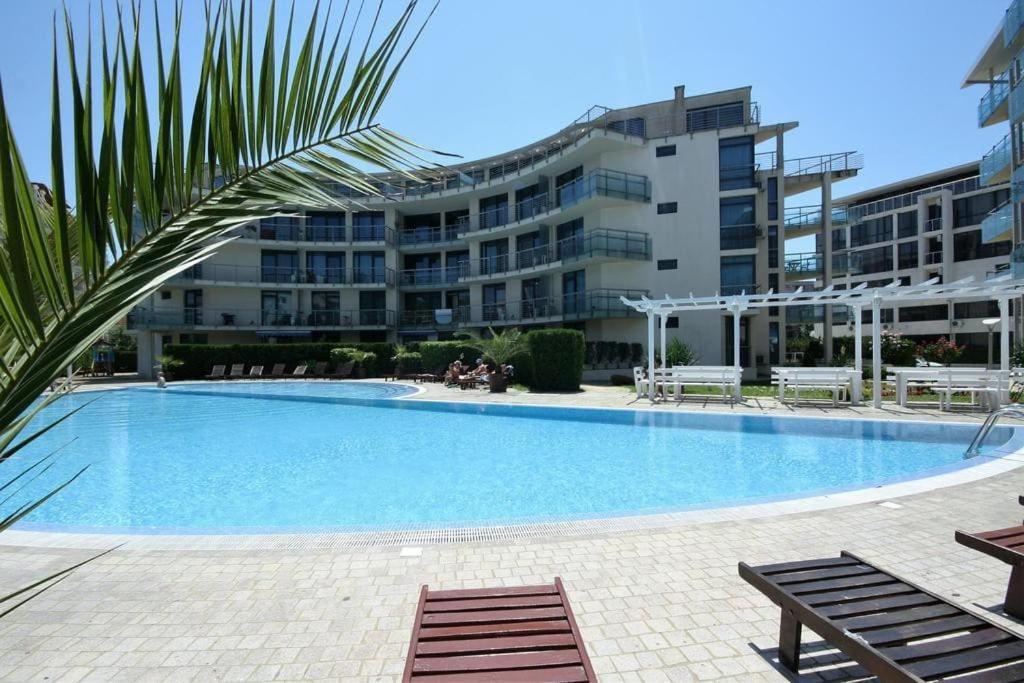 Large Apartment In Sunny Beach Exterior foto