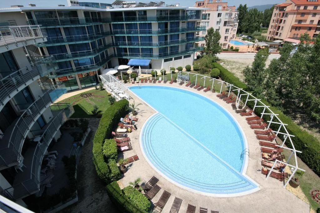 Large Apartment In Sunny Beach Exterior foto